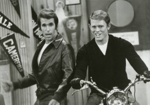 Fonzie (Henry Winkler) and Richie (Ron Howard)