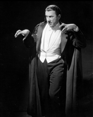 Bela Lugosi as Count Dracula (1931).Photo thanks to DarkSaxeBleu: http ...