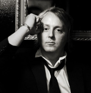 James McCartney backs Willie Nelson, Bob Dylan and Billy Joel as they ...