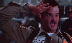 deputy Doofy from Scary Movie )