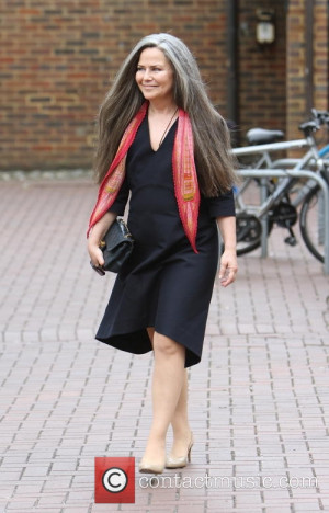 koo-stark-koo-stark-leaving-court_3725992.jpg