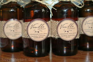 Making Homemade Vanilla Extract is so easy. Would make a wonderful ...