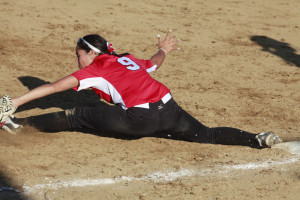 Shelby makes an incredible play at first base to get the out.