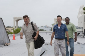 Still of Bruce Campbell, Chad L. Coleman and Jeffrey Donovan in Burn ...