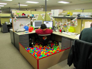How to decorate a office cubicle for a birthday.