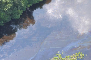 Kalamazoo River spill: How much oil is 800,000 gallons?