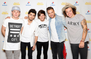 1424394954_021915-one-direction-zoom.jpg
