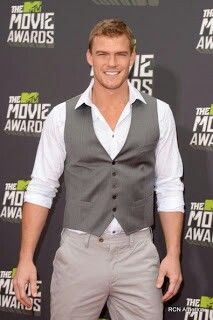 Thad from blue mountain state ♥