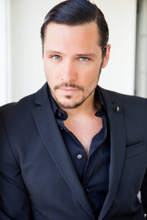 BUZZWORTHY: A SIT-DOWN WITH ‘REVENGE’ STAR NICK WECHSLER