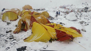 Mount Everest climbers missing The scene after an avalanche triggered ...