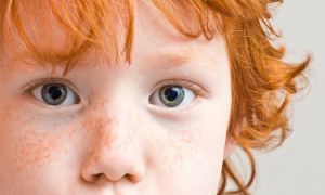 baby, black, cute, freackles, green eyes, meu filho mimimi own, red ...