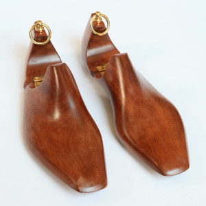 Thread: Bespoke Shoemakers: Experiences, Reviews & Observations