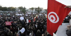 mar.2011 - Milhares de tunisianos se manifestam em Túnis quase dois ...