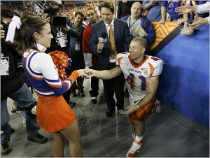 Ian Johnson proposes to his girlfriend Chrissy after the Fiesta Bowl.