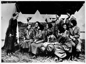 Juliette Gordon Low and some Girl Scouts talking and laughing: Scouts ...