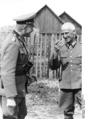 Guderian(left) talking with General Hermann, Russia.