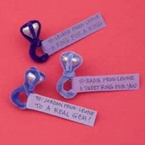 Good idea for valentines day!! Pipe cleaner and a chocolate kiss
