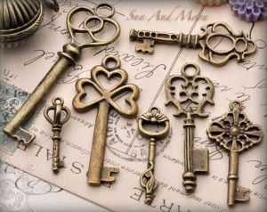 Vintage Style Key Set - 7 Unique Skeleton Keys Antique Finish