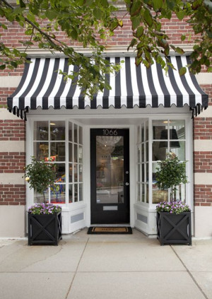 can this store front be any cuter? Shop, Stores Front, Black And White ...