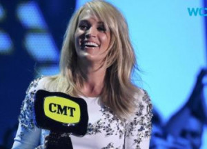 Carrie Underwood cleans up at CMT Music Awards