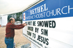 Church signs balance Bible verses, clever sayings to reach people