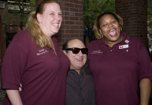 how big is danny devito