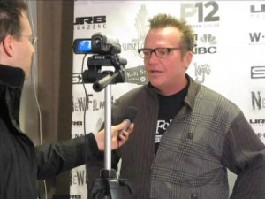 tom arnold knows sign language view all tom arnold videos