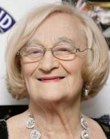 info that we know liz smith was born at 1923 02 02 and also liz smith ...
