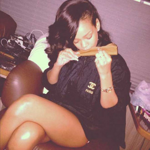 25 Pictures of Birthday Girl Rihanna Smoking a Fat Blunt